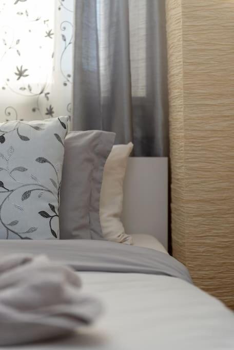 Spacious And Bright Flat Between Airport & Center Leilighet Budapest Eksteriør bilde