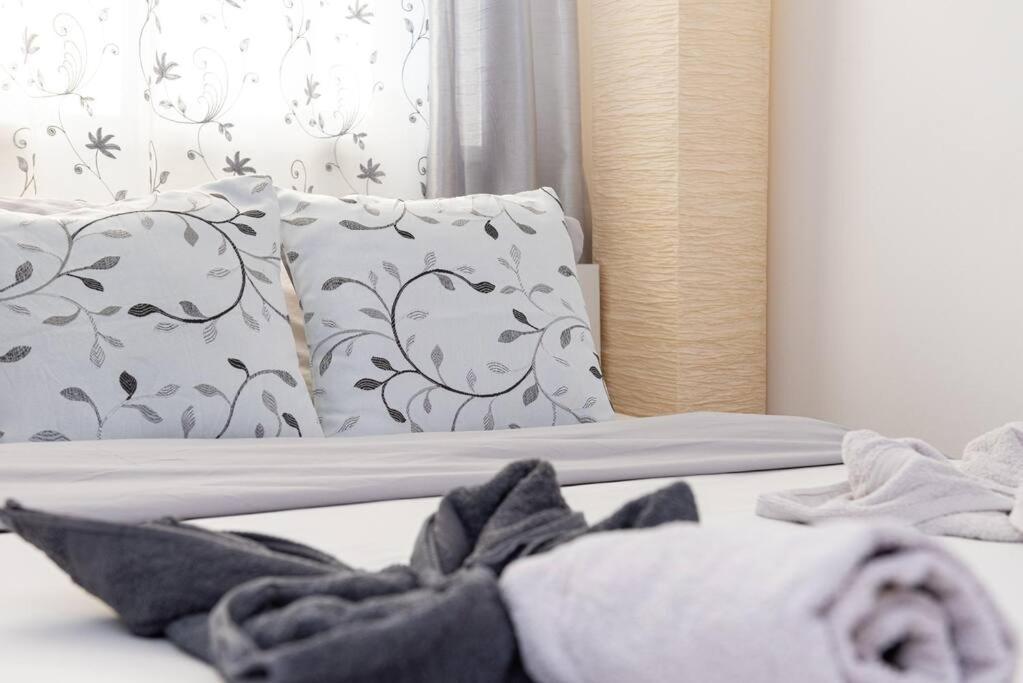 Spacious And Bright Flat Between Airport & Center Leilighet Budapest Eksteriør bilde